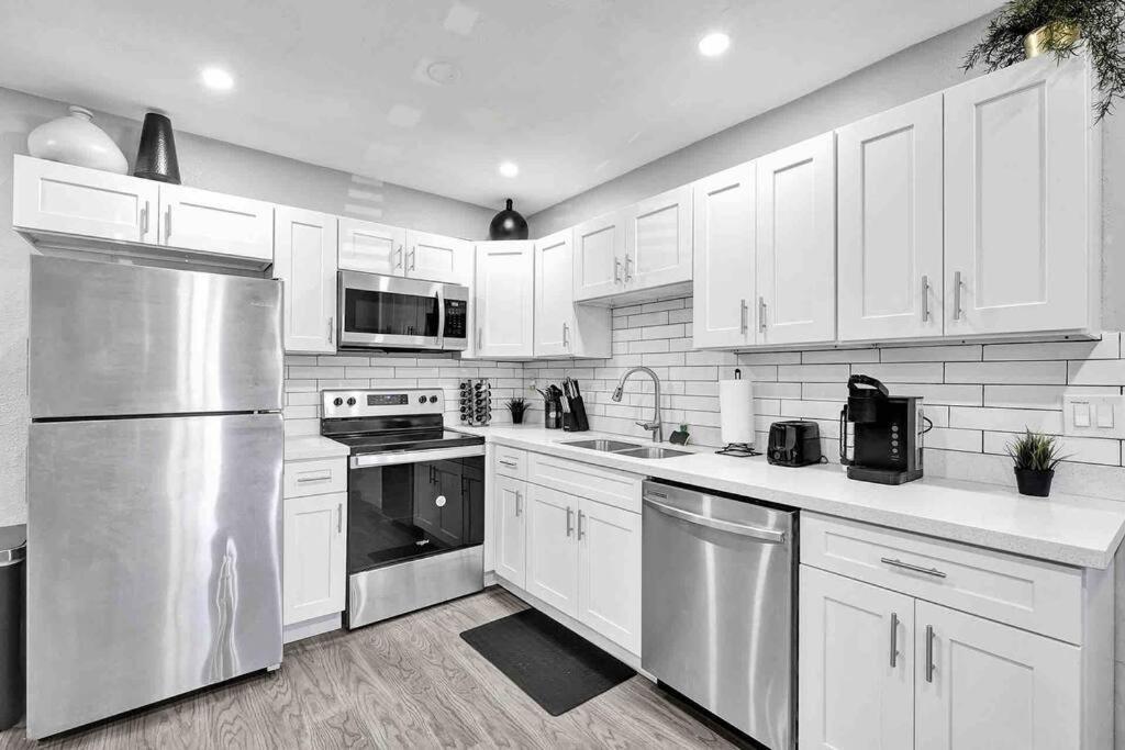 Newly Renovated/Near Sunny Isles Beach/Fre-Parking نورث ميامي بيتش المظهر الخارجي الصورة